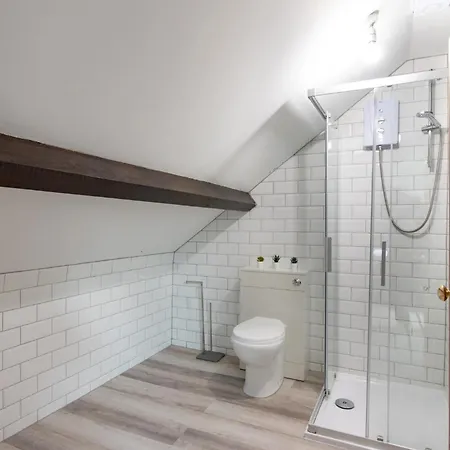 Madison House - Converted Church 5 Bed Pontypool Buitenkant foto