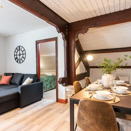 Madison House - Converted Church 5 Bed Pontypool Buitenkant foto