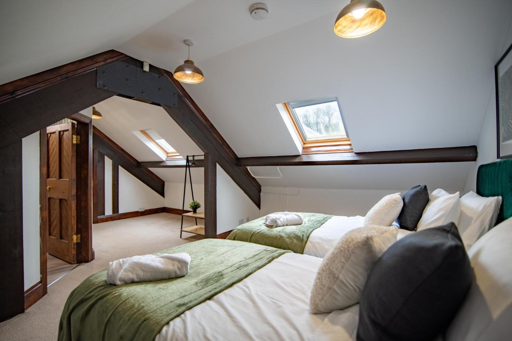 Madison House - Converted Church 5 Bed