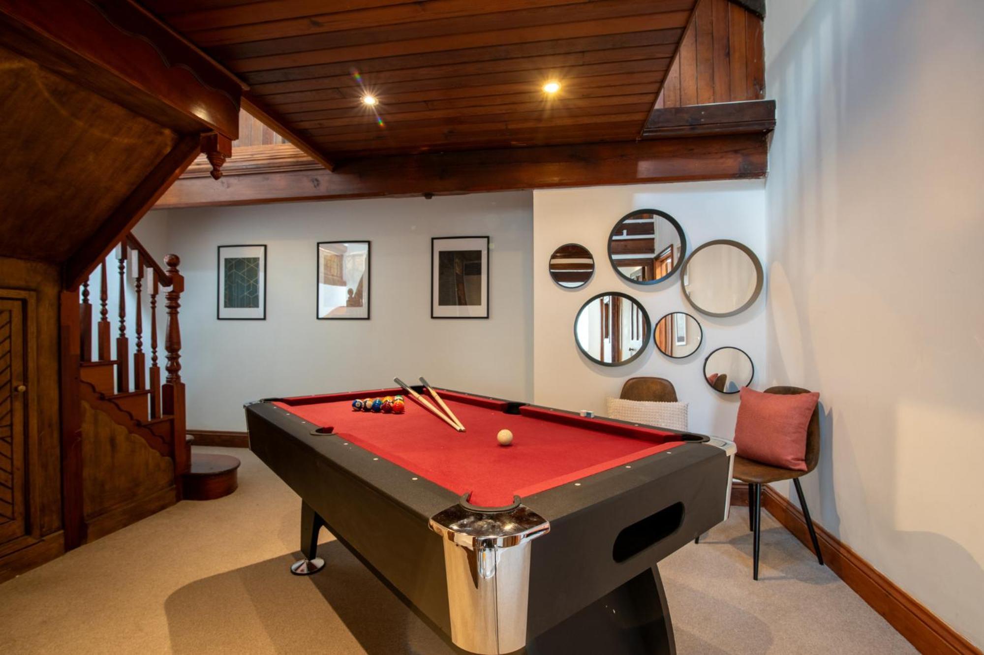 Madison House - Converted Church 5 Bed